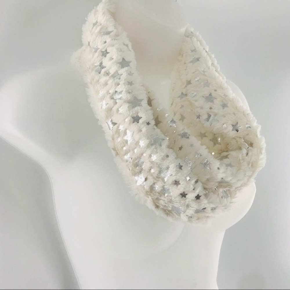 BCBGIRLS TWISTED FAUX FUR INFINITY SCARF - Picture 2 of 4